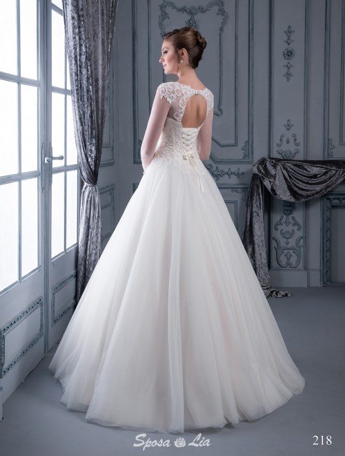 https://www.sposa-lia.com/images/stories/virtuemart/product/218       (3).jpg